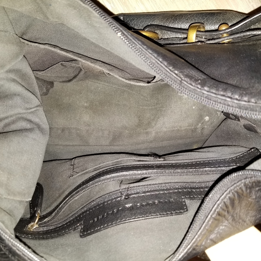 Handbags - Picture 6 of 6
